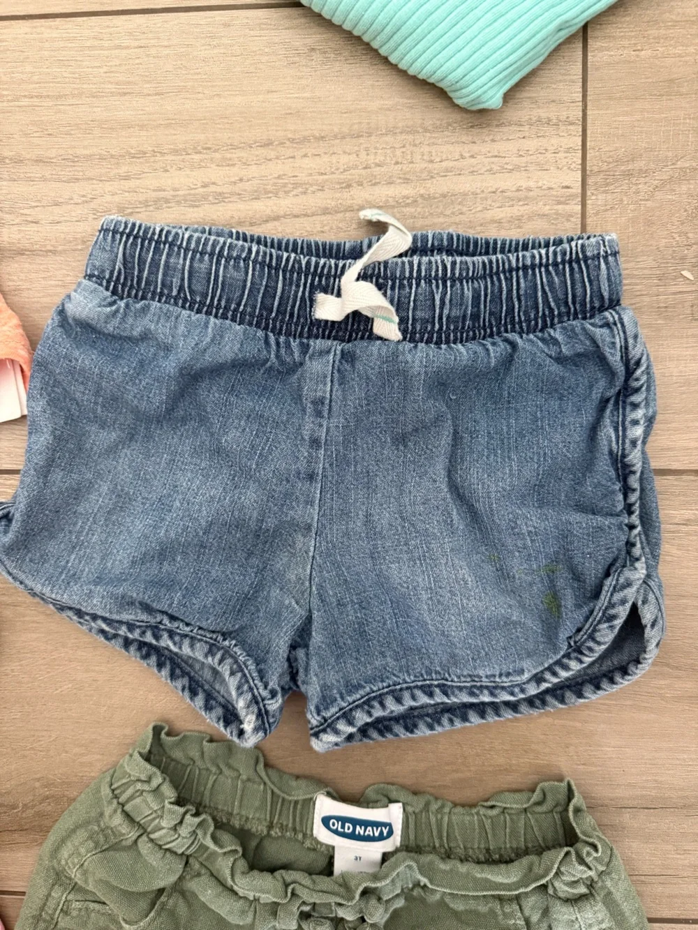 Girls 3T clothing bundle shirts and bottoms